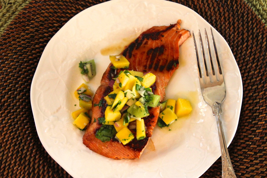 Marinated salmon with mango-kiwi relish