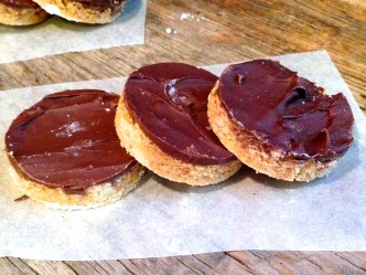 No Bake Chocolate Peanut Butter Rounds