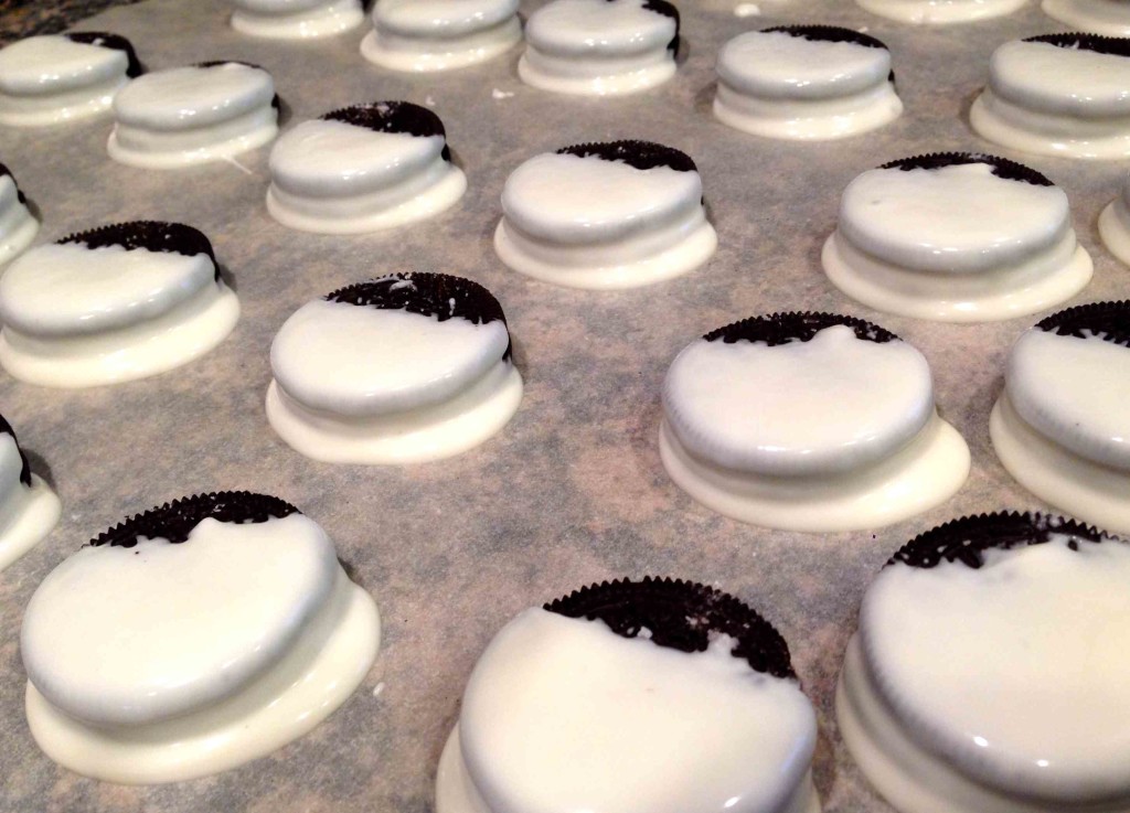 white chocolate dipped Oreos