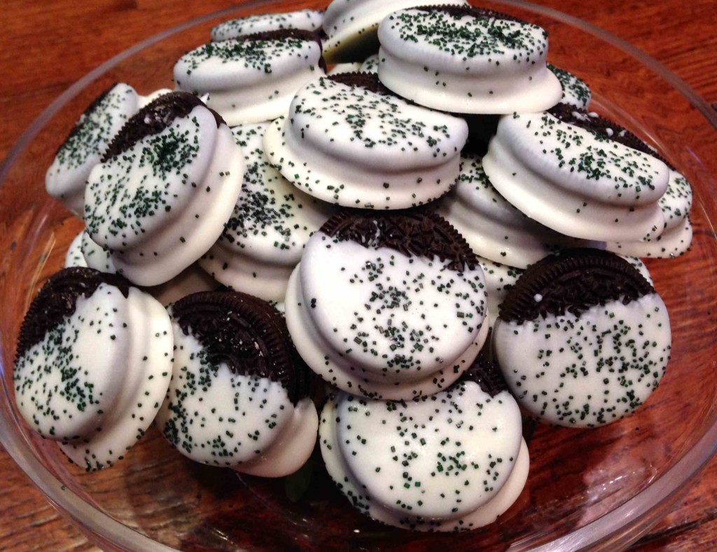 white chocolate dipped Oreos