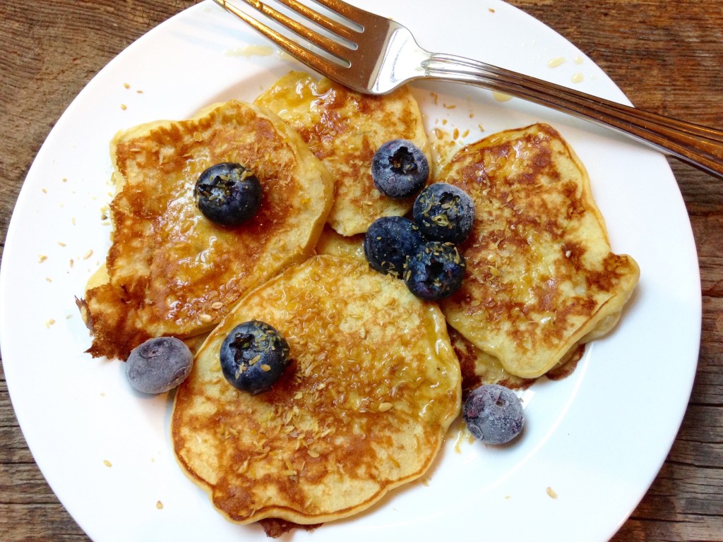 3 ingredient whole wheat banana pancakes